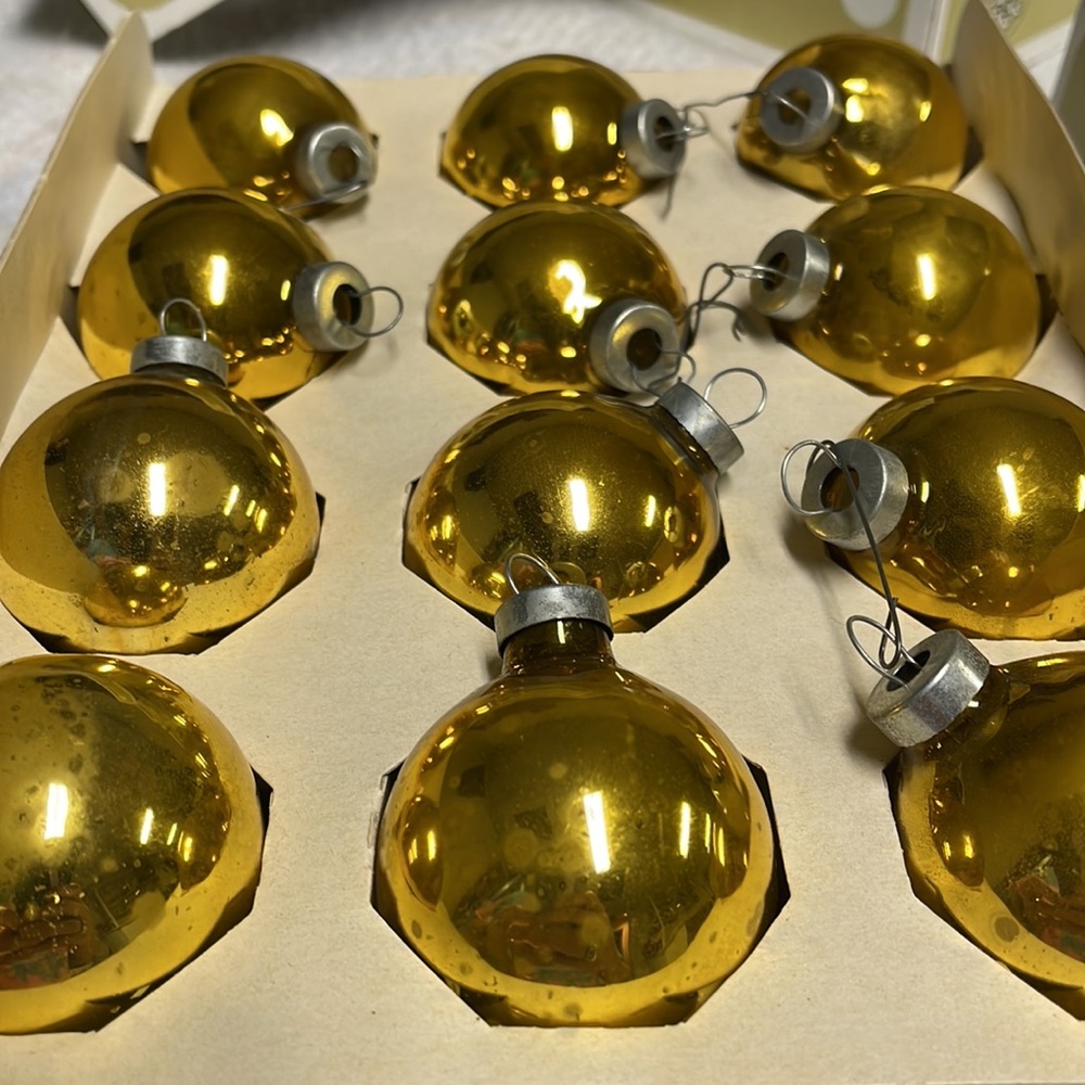 Vintage Noelle Glass Ornaments GOLD! 💫 #175
